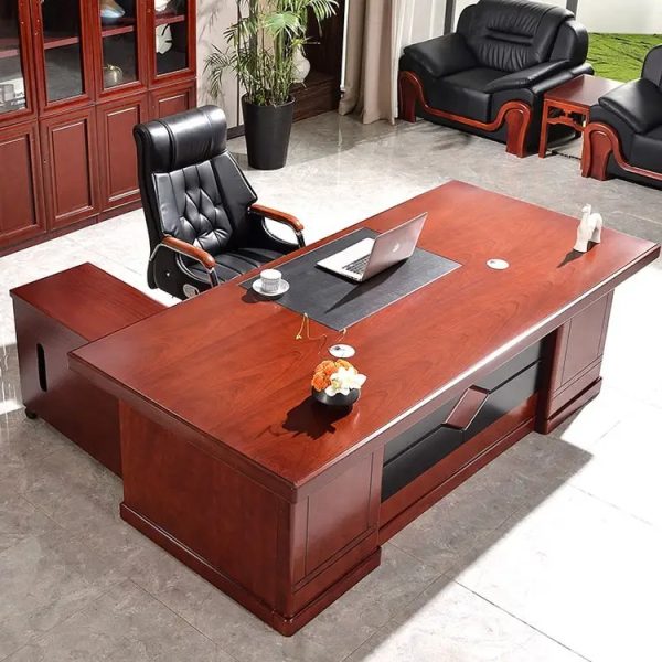 Manager's L-shaped 1800mm executive desk