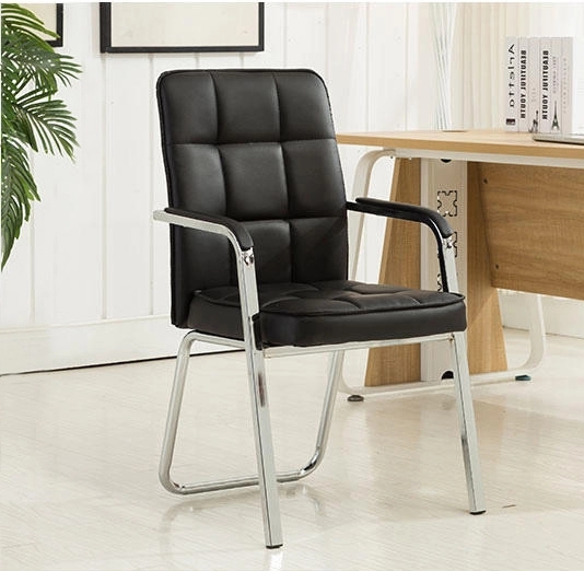 Luxury cushioned executive visitors seat